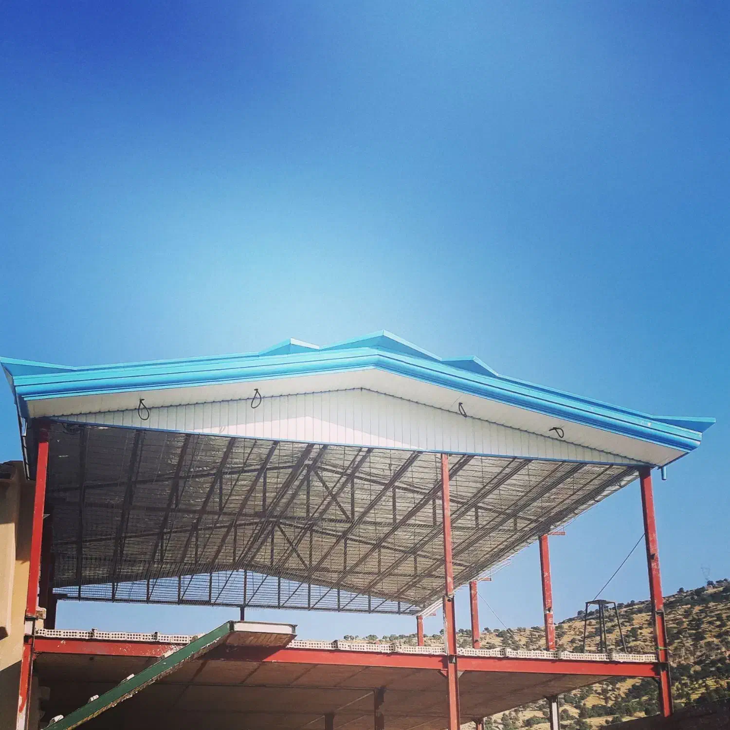 نصب شیروانی وسبک سازی|خدمات پیشه و مهارت|الیگودرز, |دیوار