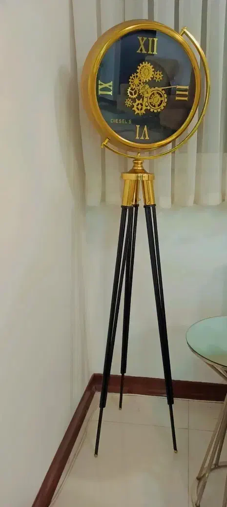 فروش ساعت ایستاده فلزی زیبا|ساعت دیواری و تزئینی|اصفهان, بهارستان|دیوار