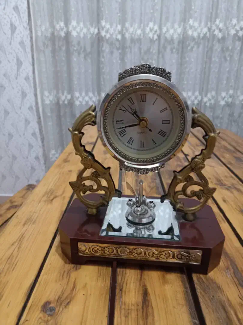ساعت رو میزی کلکسیونی|ساعت دیواری و تزئینی|شیراز, شهرک امیر کبیر|دیوار
