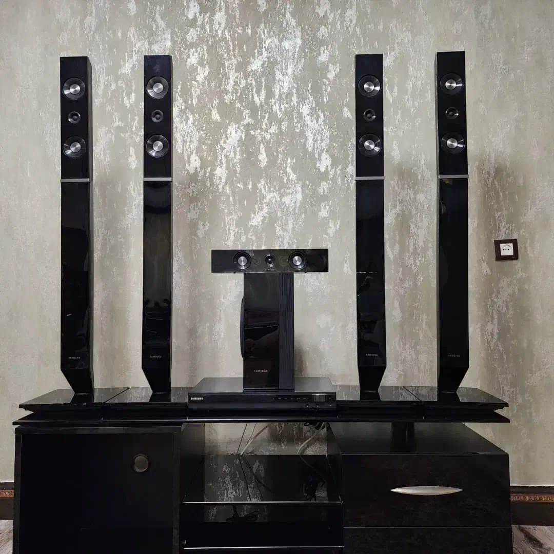 دی وی دی و میزتلوزیون|پخش‌کننده DVD و ویدیو|کرج, اصفهانی‌ها|دیوار