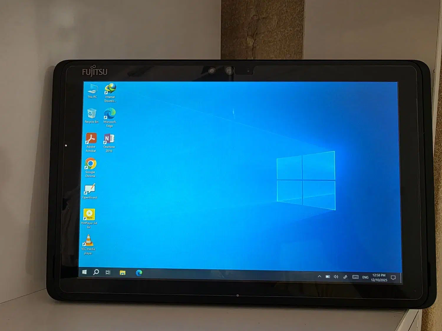 تبلت ویندوزی به همراه کیبورد و قلم|رایانه همراه|شیراز, فرگاز|دیوار