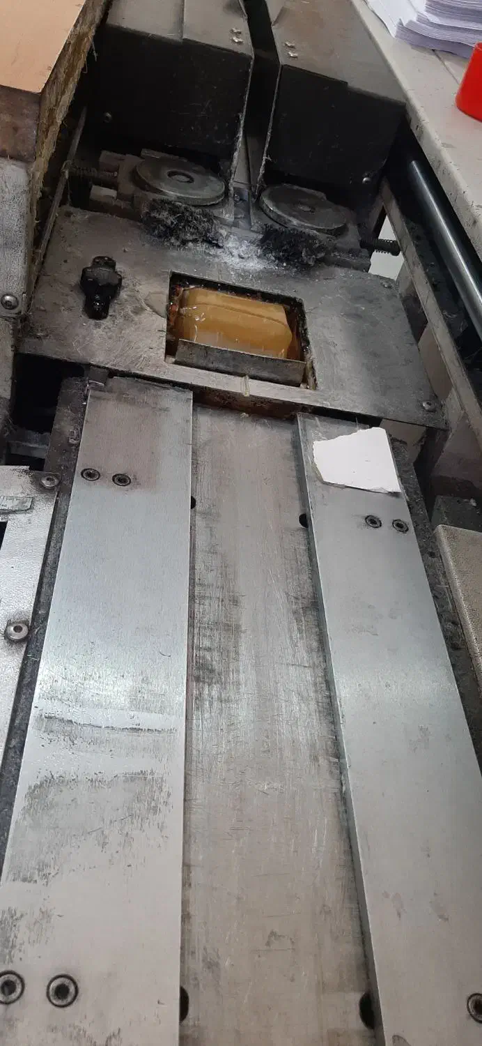 استخدام خانم یا آقا نیمه وقت یا تمام وقت جهت صحافی|استخدام صنعتی، فنی، مهندسی|تهران, فلسطین (میدان انقلاب)|دیوار