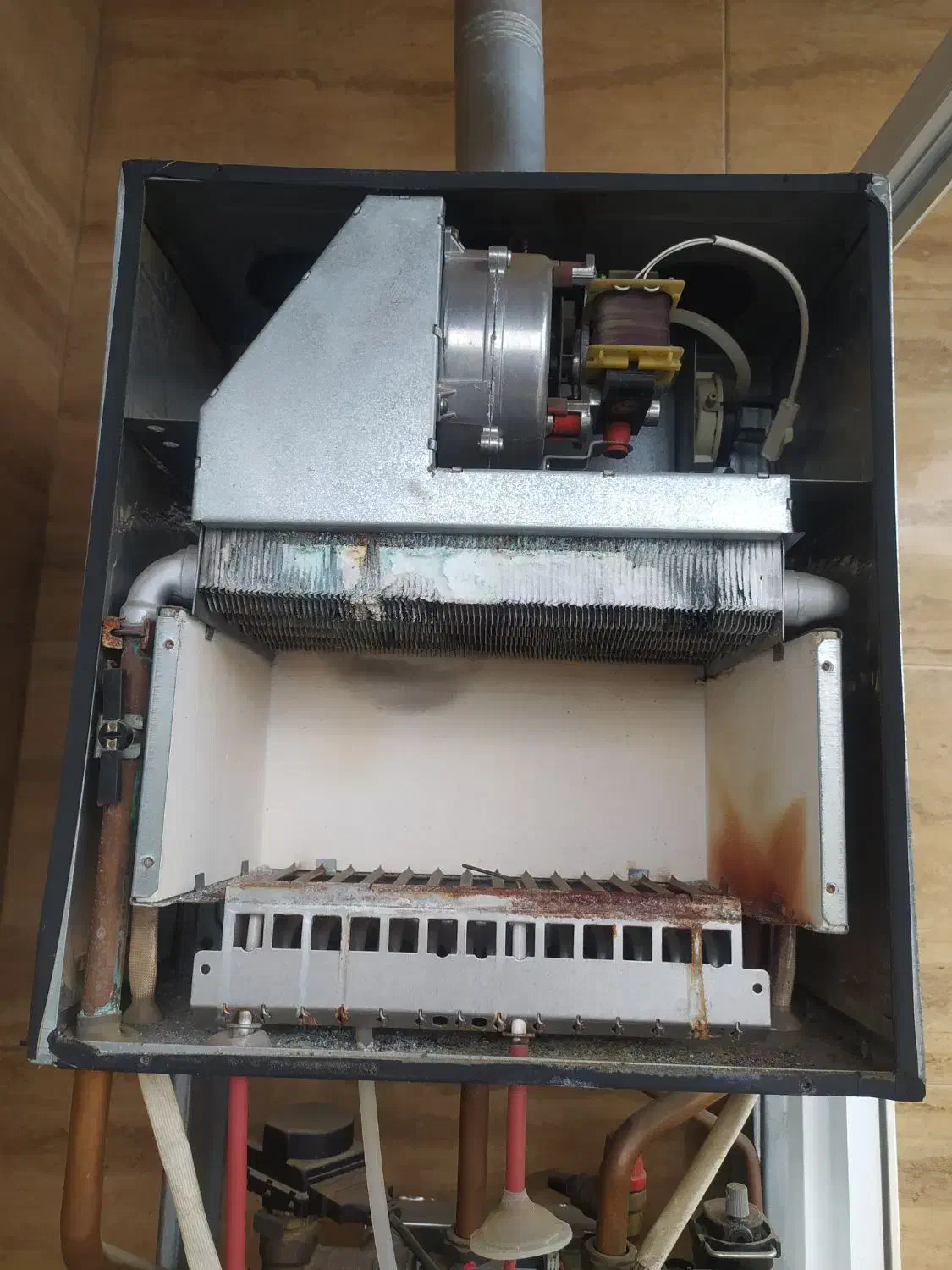 تعمیر پکیج،آبگرمکن،بخاری و گاز|آبگرمکن، پکیج، شوفاژ|تنکابن, |دیوار