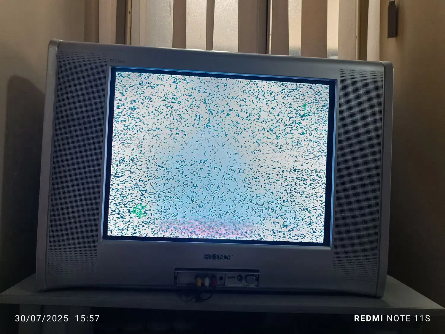 تلویزیون سونی وگا 21 اینچ|تلویزیون و پروژکتور|تبریز, |دیوار