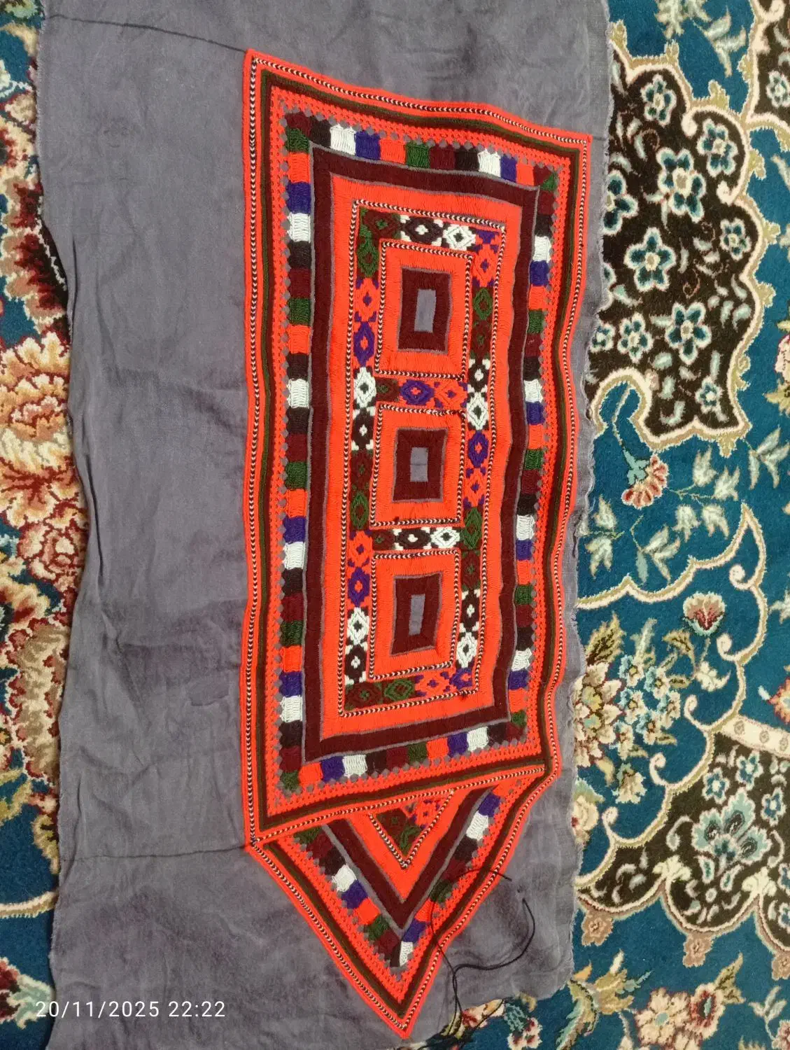 پیداشده|اشیا|سراوان, |دیوار