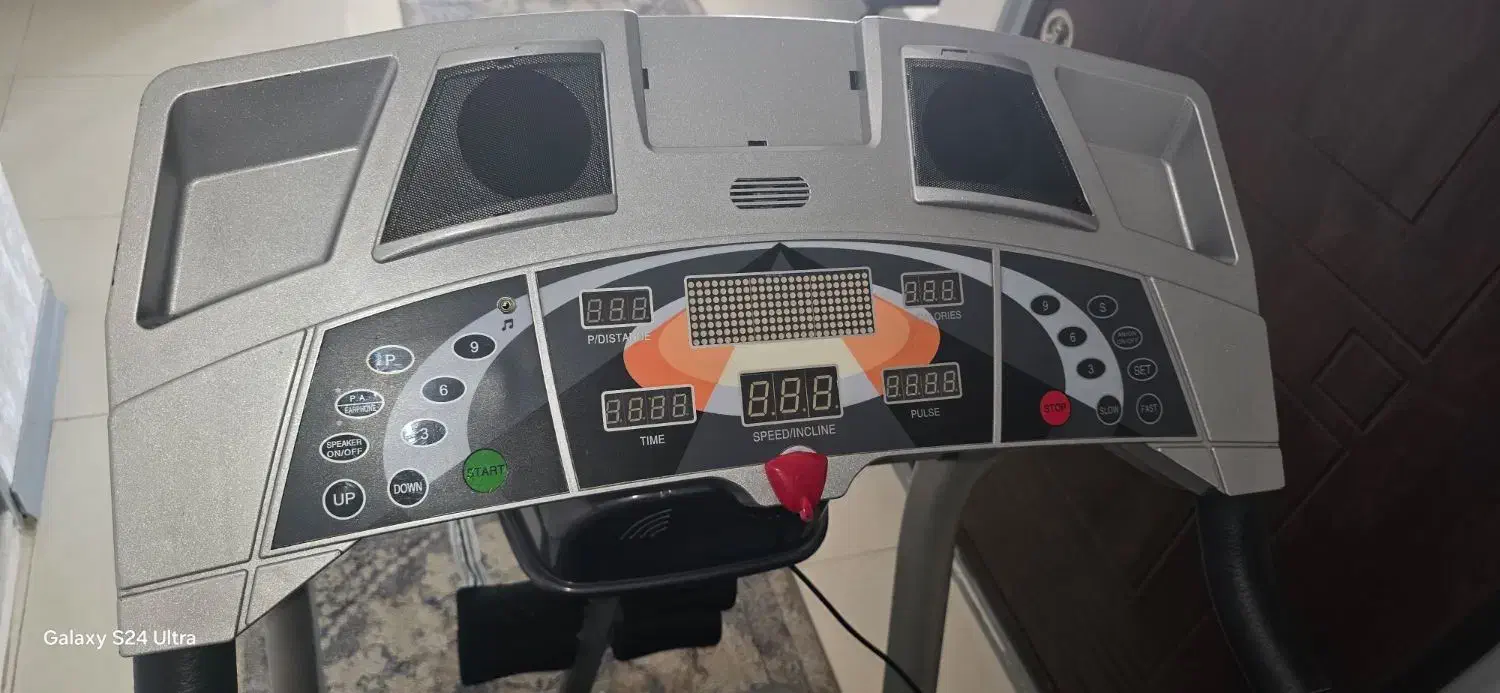 فروش تردمیل  و میز جلو مبلی وعسلی|تجهیزات ورزشی|شهریار, شهرک شاهد|دیوار