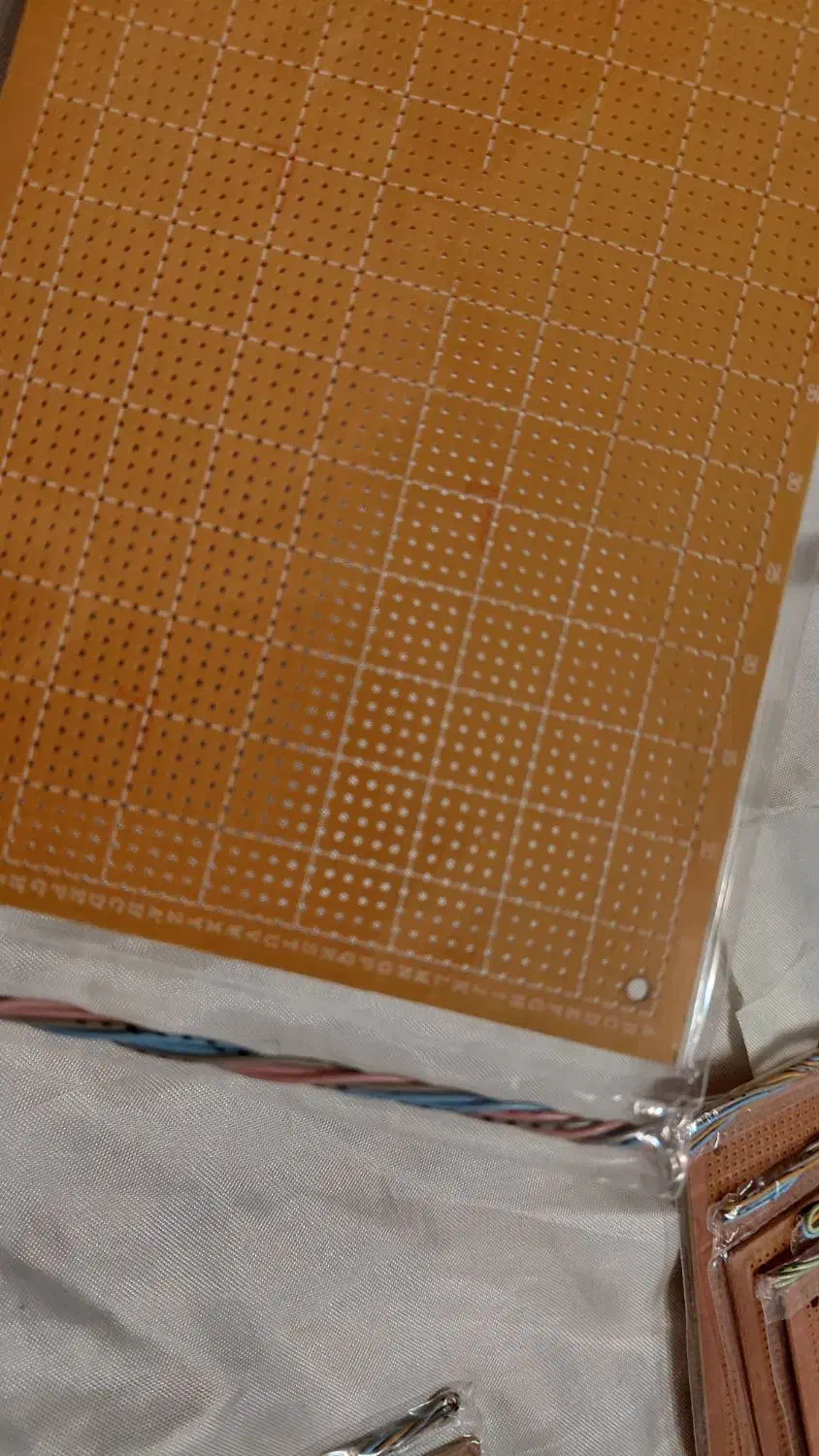 برد سوراخ دار ۴۰۰۰ نقطه با سیم  اکبند|قطعات و لوازم جانبی رایانه|تبریز, |دیوار