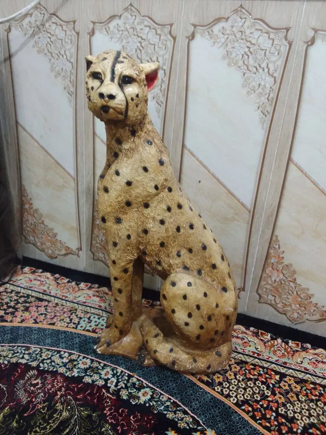 مجسمه سالم|مجسمه، تندیس، ماکت|نیشابور, هفده شهریور|دیوار