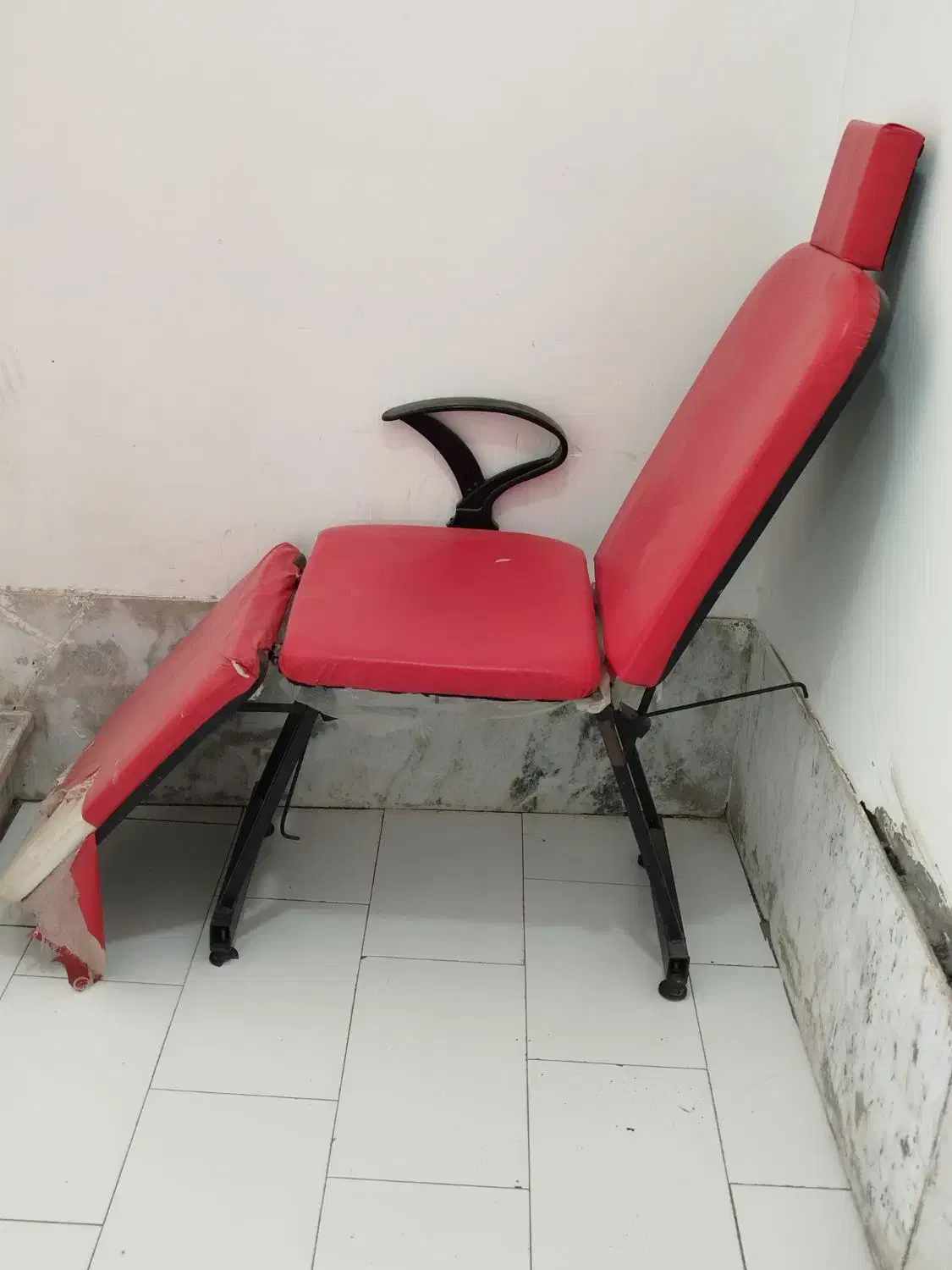 فروش آبگرمکن برقی و صندلی اصلاح|آبگرمکن، پکیج، شوفاژ|بم, |دیوار