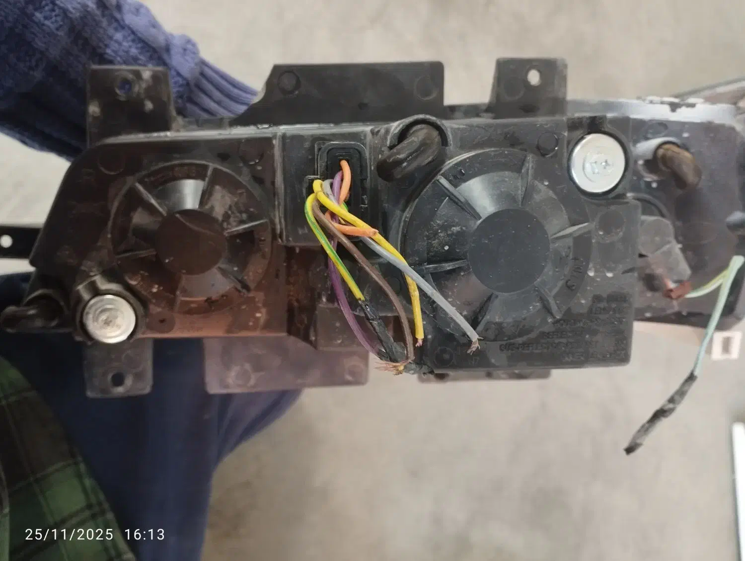 لوازم 405،چراغ عقب،روکش صندلی،سپر،و سایر وسایل|قطعات یدکی و لوازم جانبی|کاشمر, |دیوار