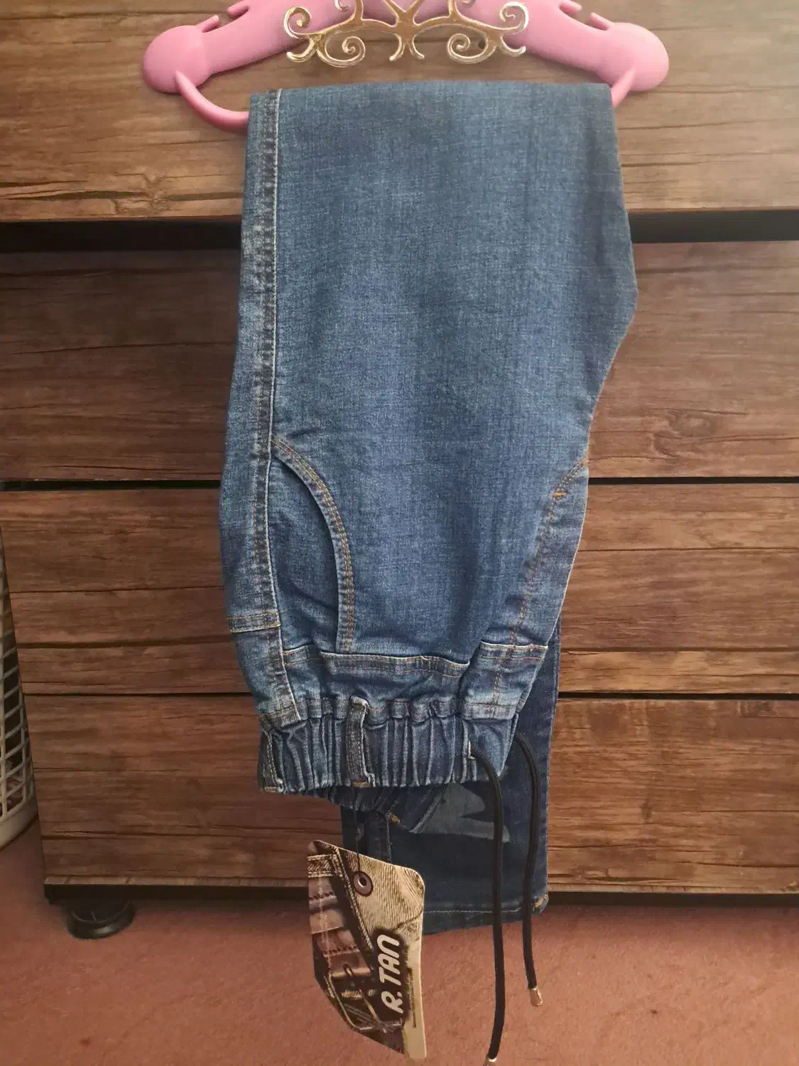 لباس ورزشی|لباس|شیروان (خراسان), |دیوار