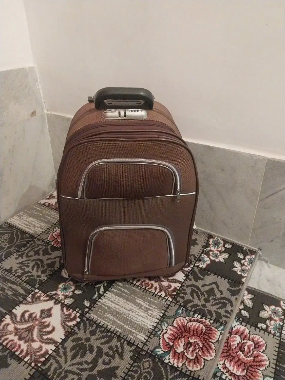 چمدان سالم نو برزنت ضد اب سایز متوسط|کیف، کفش، کمربند|سنندج, |دیوار