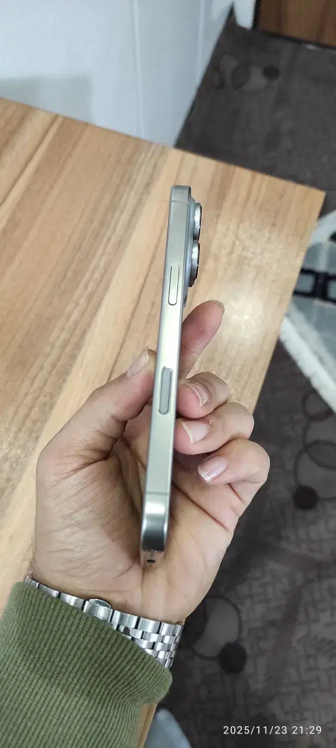 ایفون ۱۶ پرو در حد رنگ نچرال|موبایل|قم, باغ کرباسی|دیوار