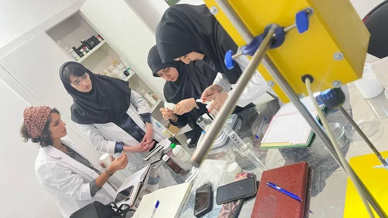 دوره آموزشی کرم سازی و مشاوره آرایشی بهداشتی|خدمات آموزشی|تبریز, |دیوار