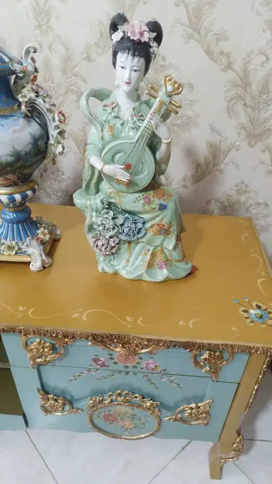 مجسمه|کلکسیون اشیاء عتیقه|کرج, عظیمیه|دیوار