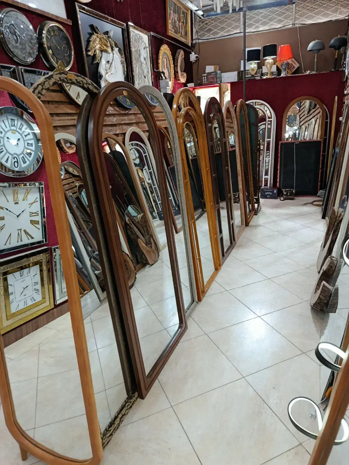 آینه قدی|آینه|نیشابور, عدالت|دیوار