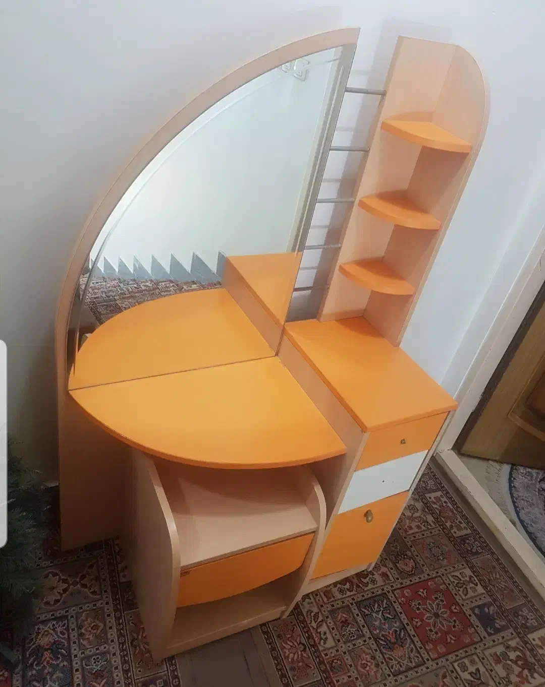 میز ارایشی با آینه|مبلمان خانگی و میز عسلی|شوشتر, |دیوار