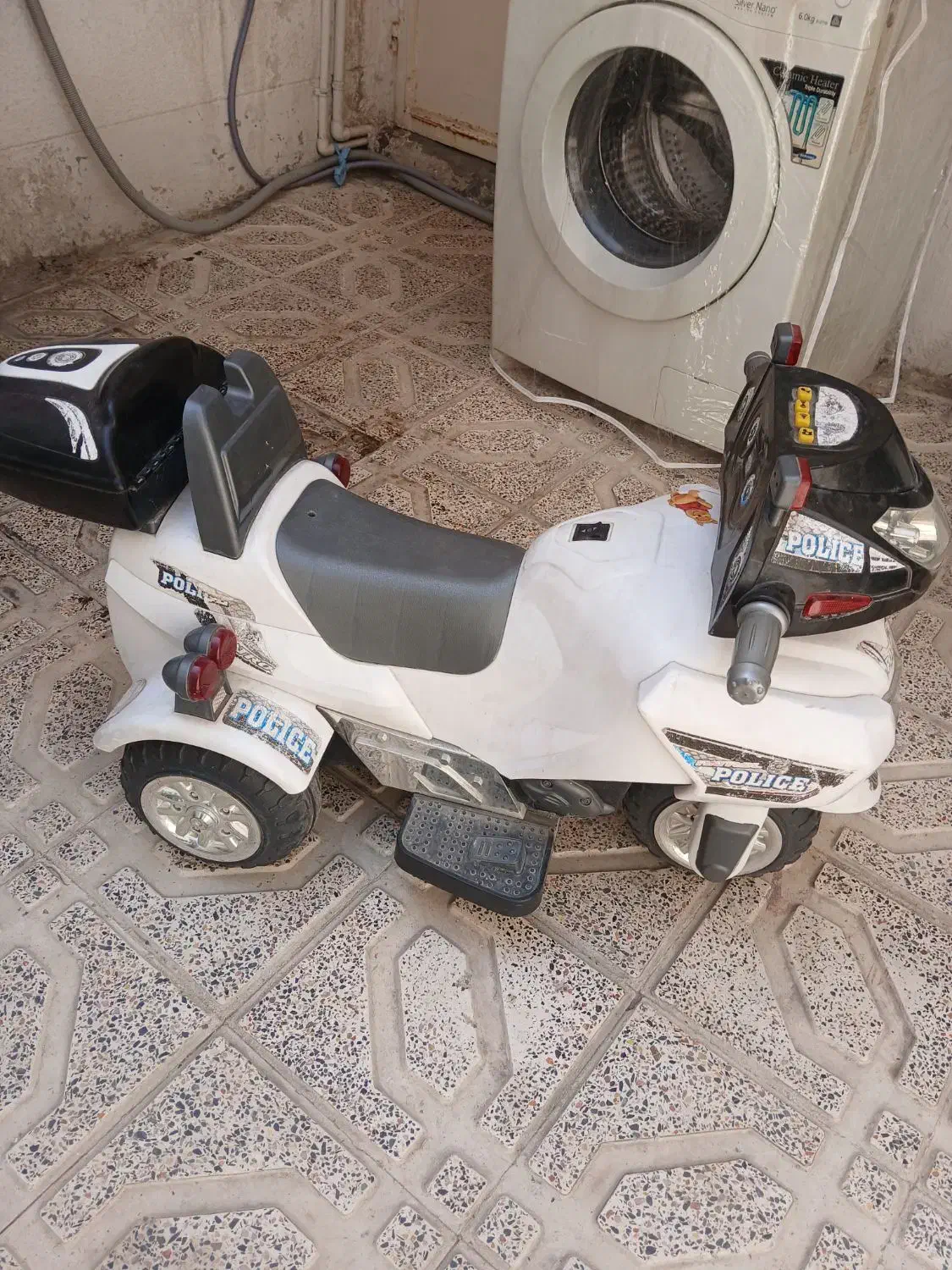 موتور سالم فقط باید باتریش تعویض۰ بشه۰|اسباببازی|تهران, نازیآباد|دیوار