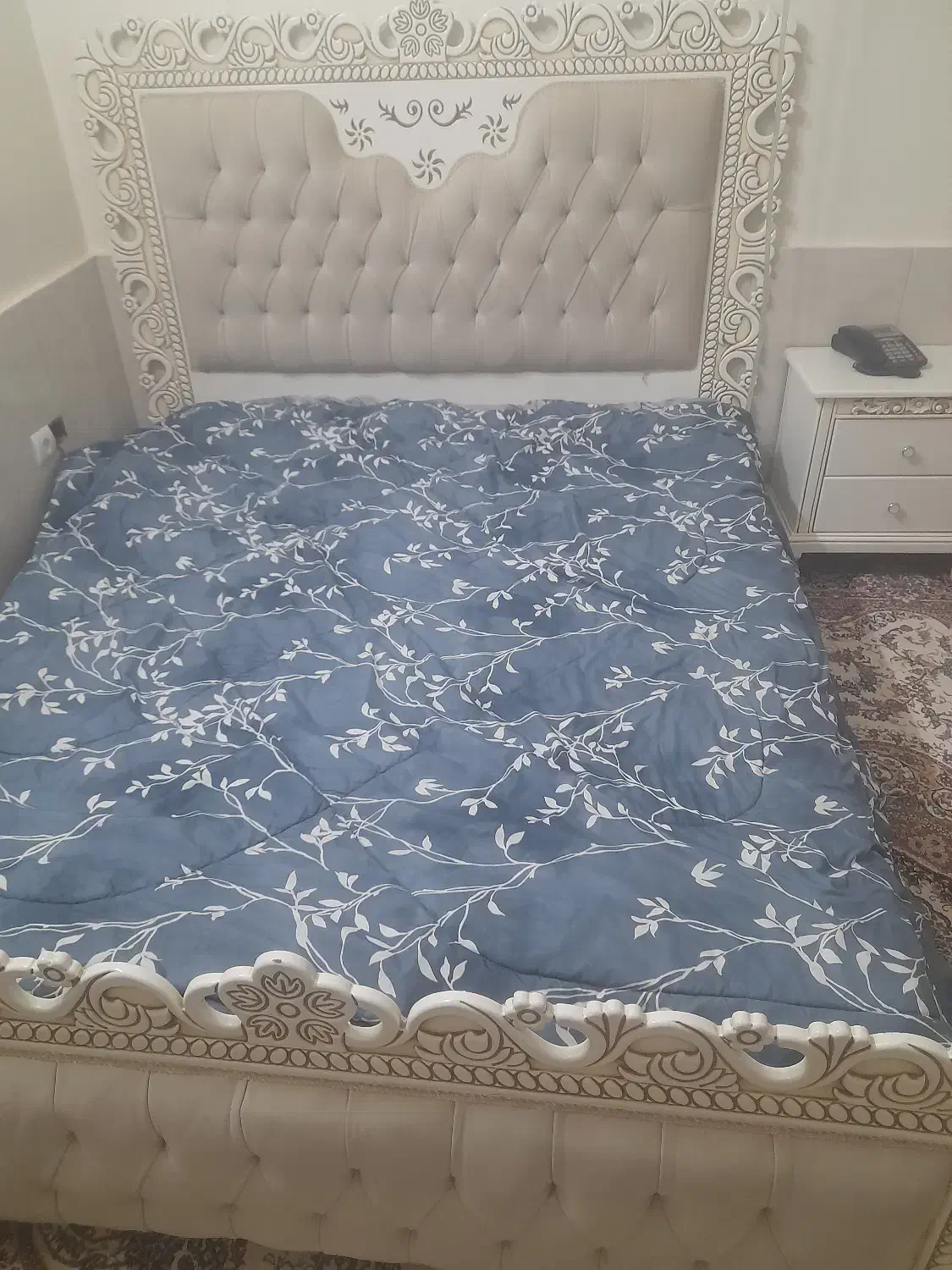 تخت دونفره زیر قیمت با یکی پاتختی|تخت و سرویس خواب|ملایر, |دیوار