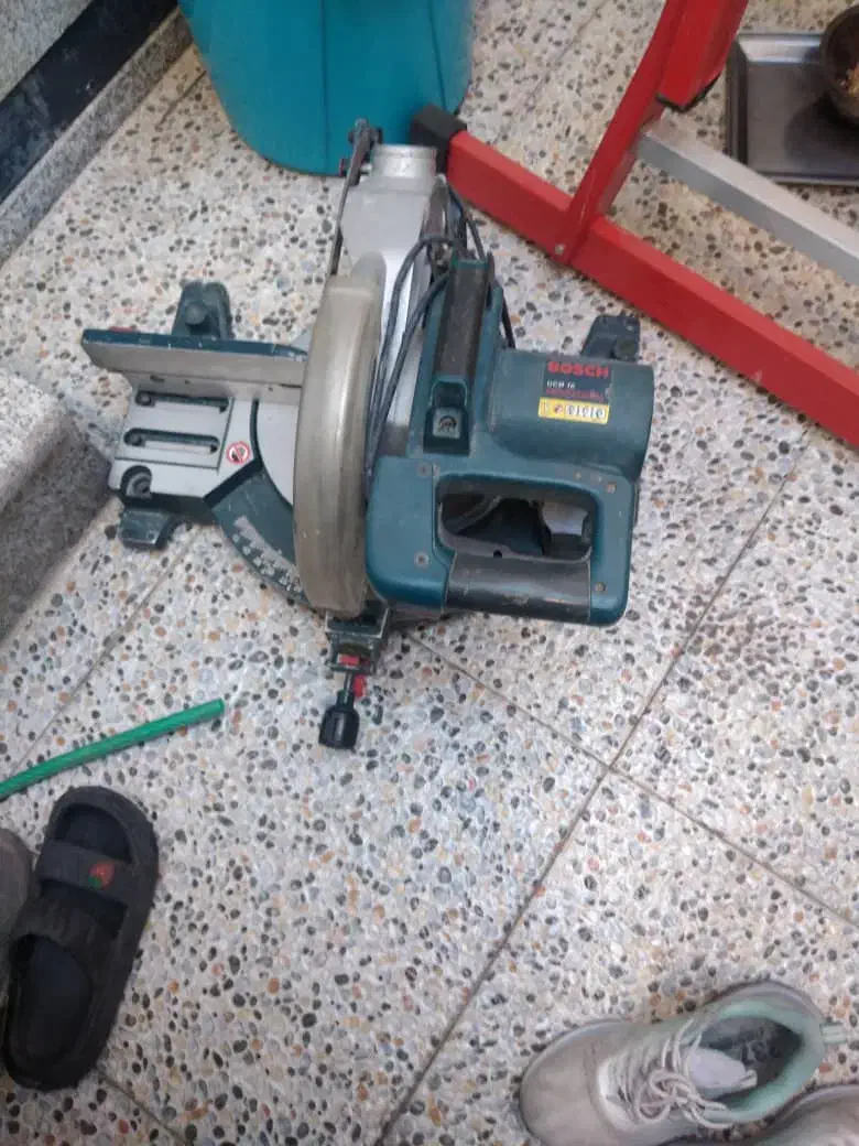 فارسی بر بوش|ابزارآلات|شیراز, رکن‌آباد|دیوار