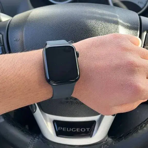 اپل اس ای ۸ ۴۴ میلیمتری ۲۰۲۲|ساعت|دزفول, |دیوار