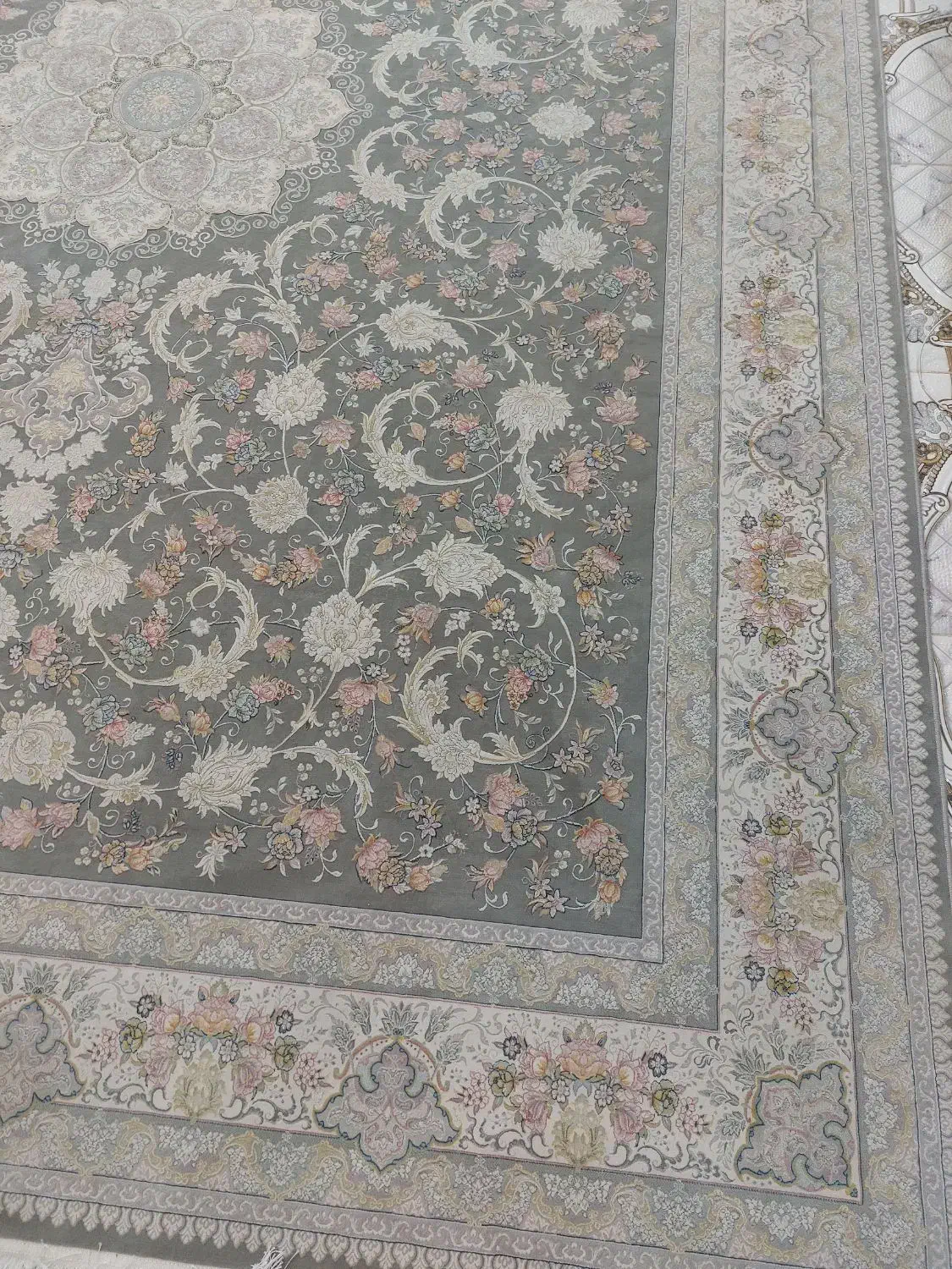 ۲ تخته فرش محتشم کاشان ۱۲۰۰ شانه ۳۶۰۰ تراکم|فرش|خمین, |دیوار