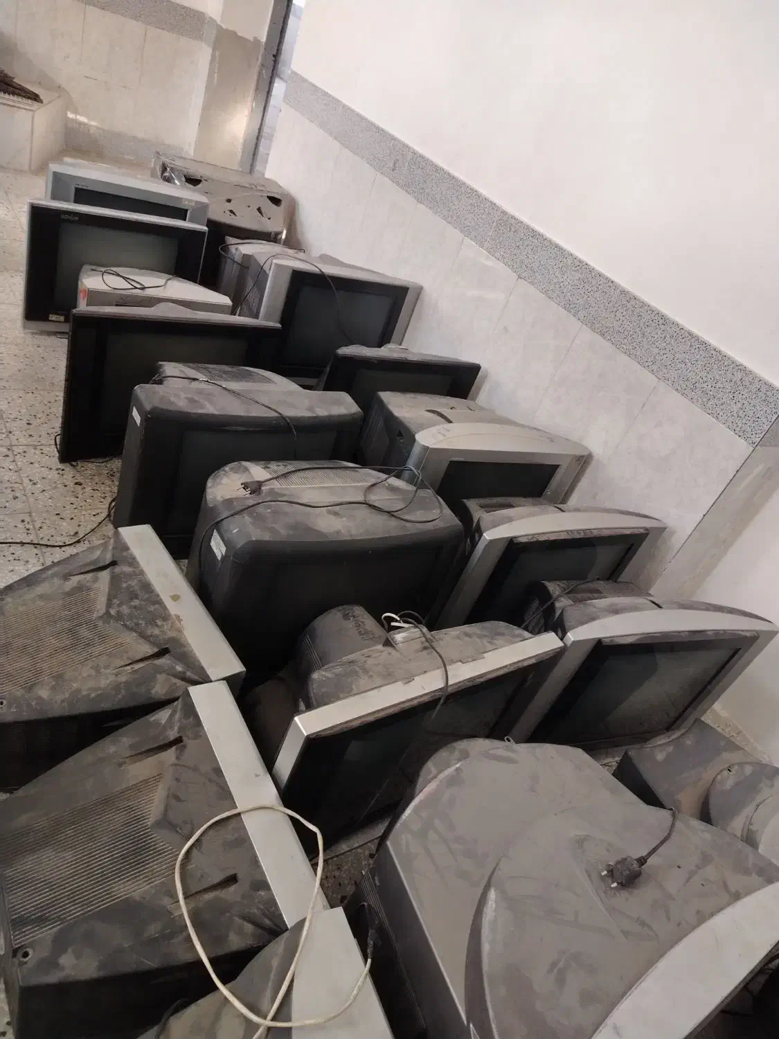 تعداد 30 عددتلویزیون|تلویزیون و پروژکتور|سبزوار, شرق کال عیدگاه|دیوار