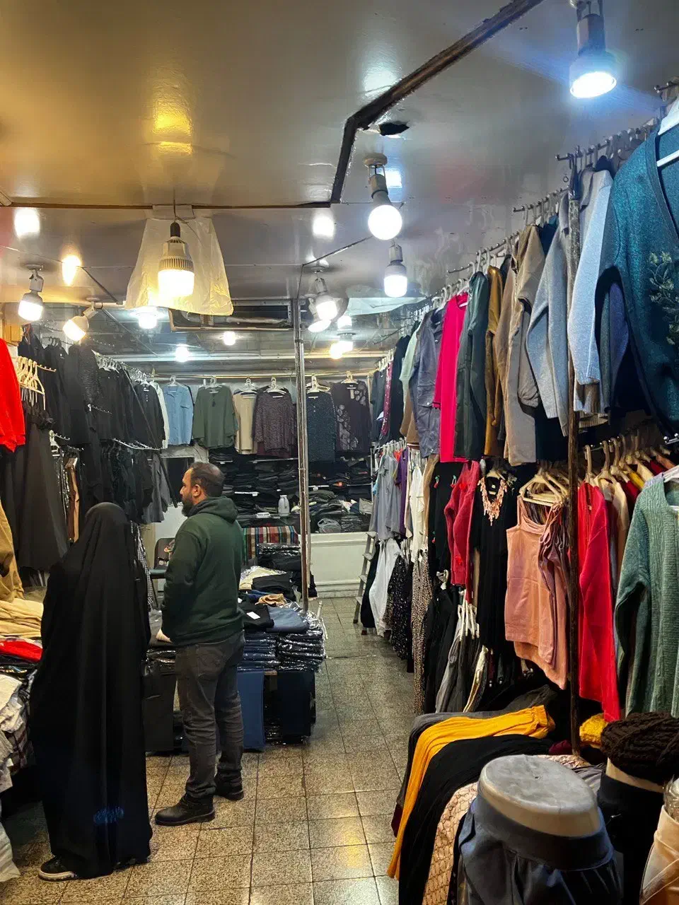 فروشنده فروشندگی|استخدام خدمات فروشگاه و رستوران|تهران, بهارستان|دیوار