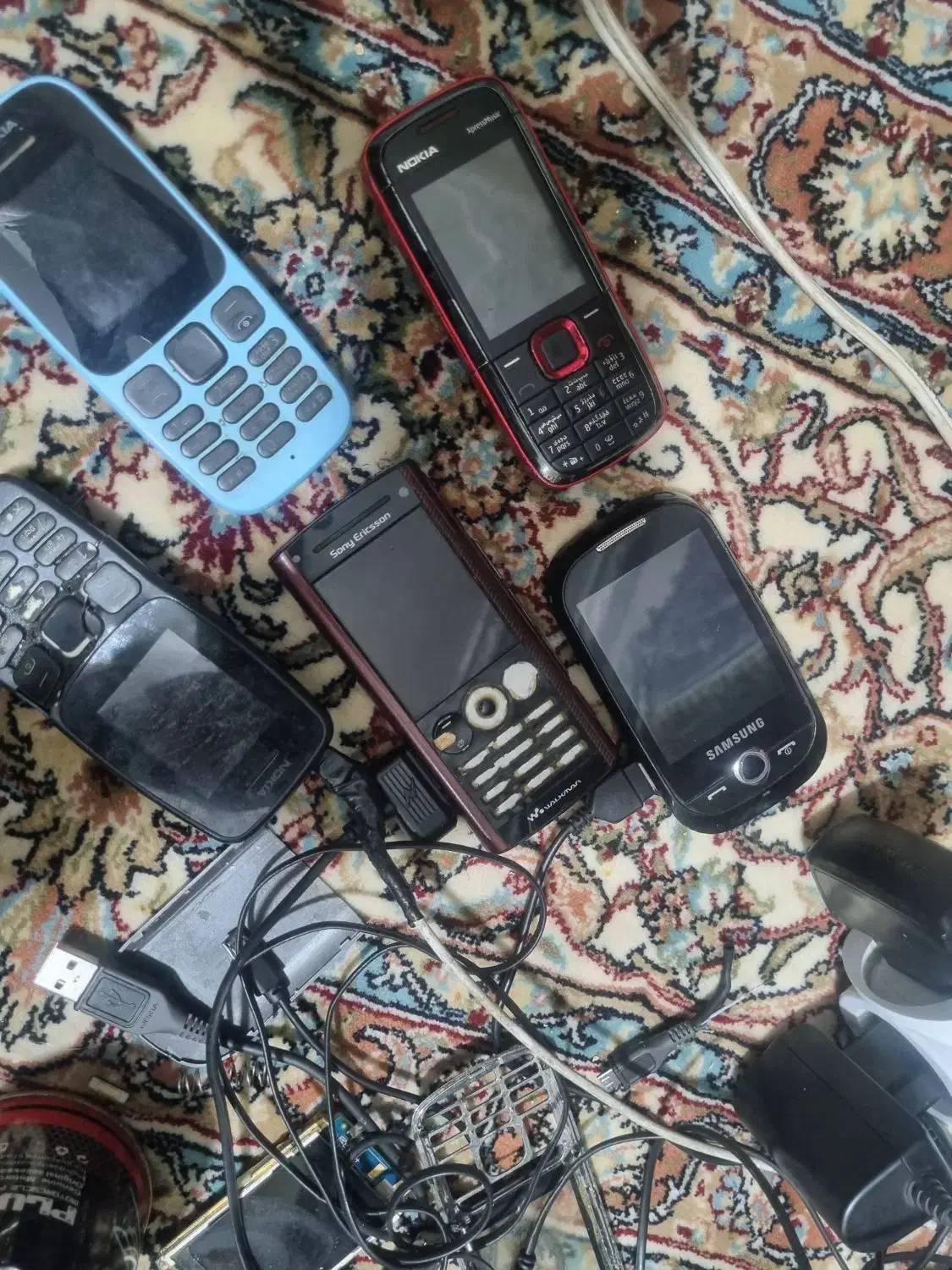 گوشی ساده ۵ عدد|موبایل|تهران, نازیآباد|دیوار