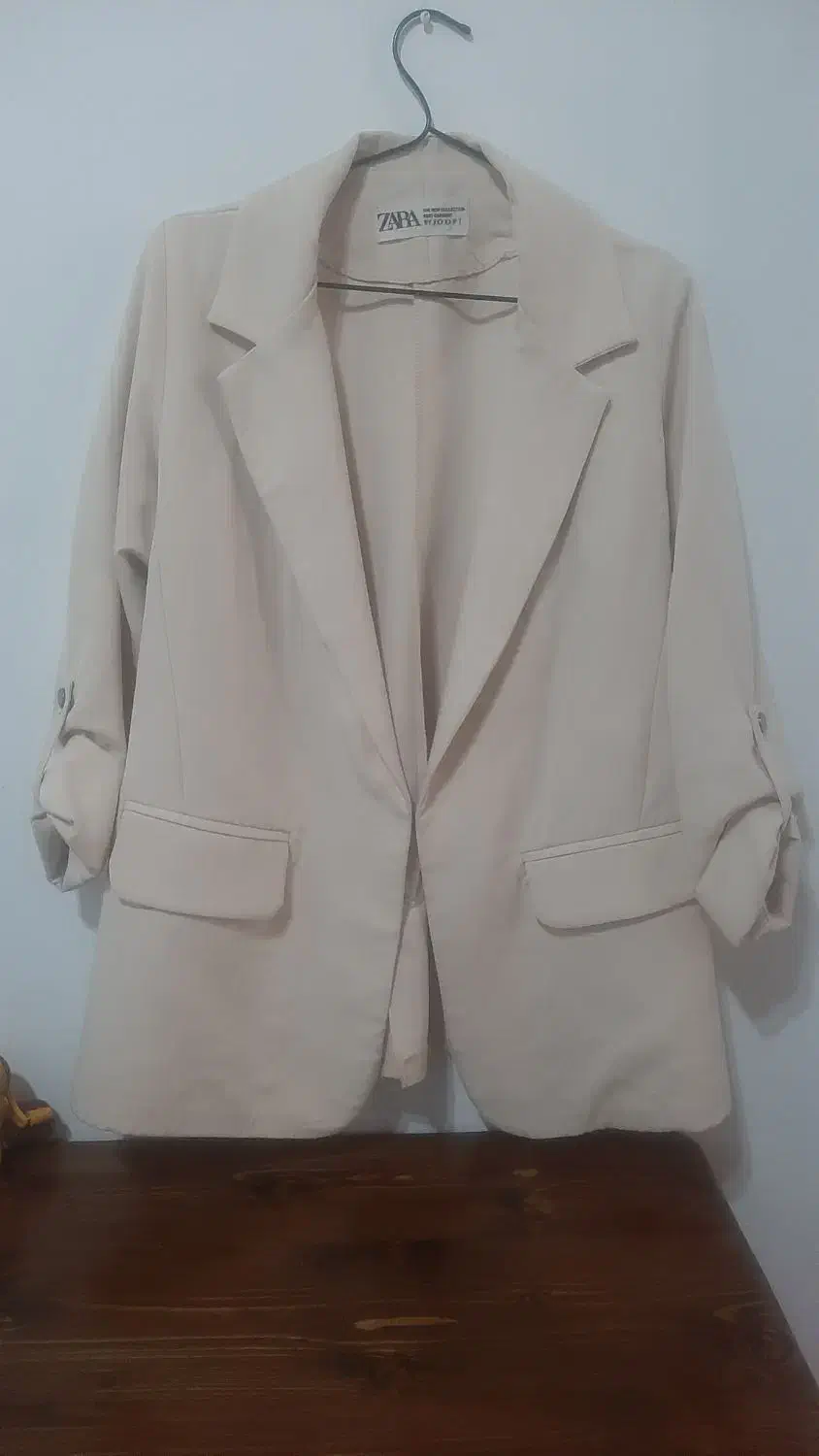 کت مازراتی|لباس|بندر انزلی, سید آسیه|دیوار