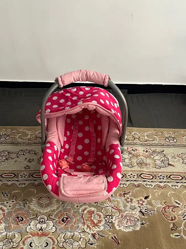 کریر در حدنو بسیار تمیز بفروش می‌رسد رنگ صورتی|کالسکه و لوازم جانبی|یاسوج, |دیوار