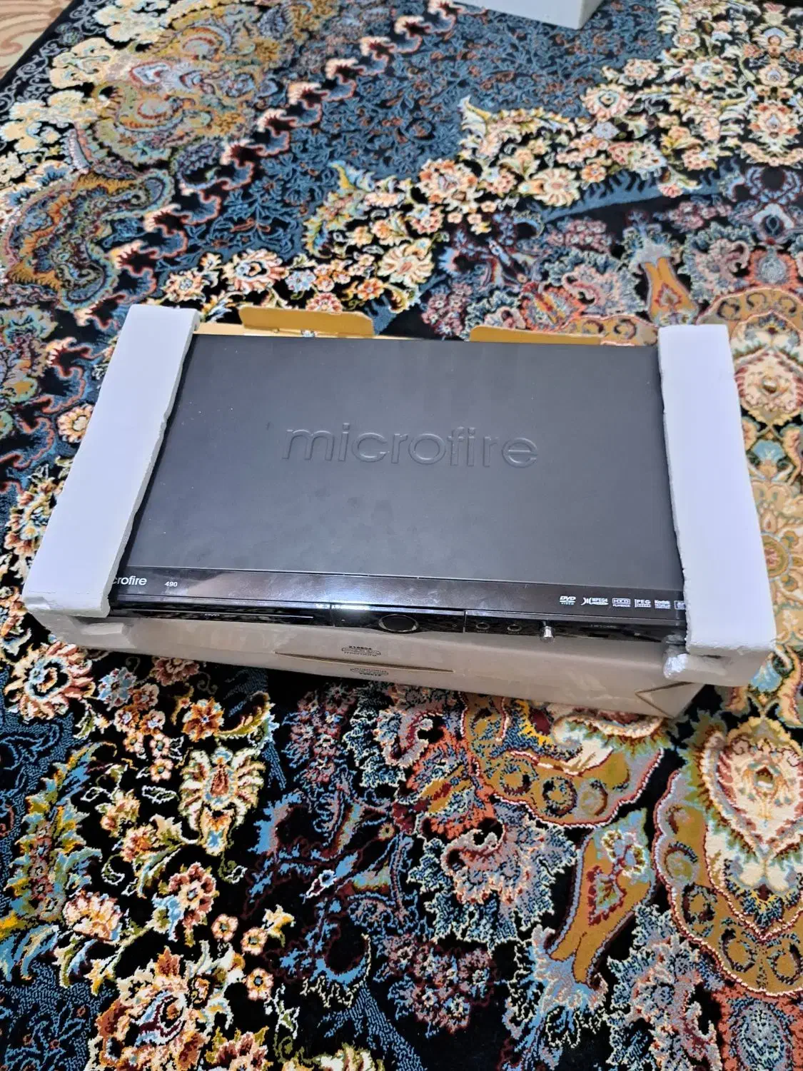 دی وی دی در حد نو  به همراه یه پلاستیک فیلم|پخش‌کننده DVD و ویدیو|همدان, |دیوار