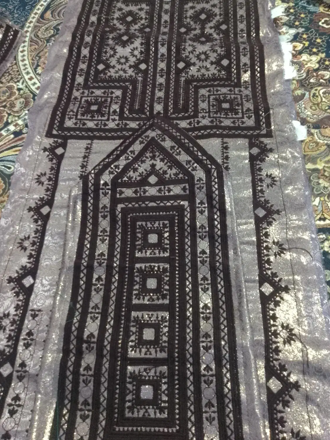 لباس چرخی سیاه دوز|لباس|ایرانشهر, |دیوار