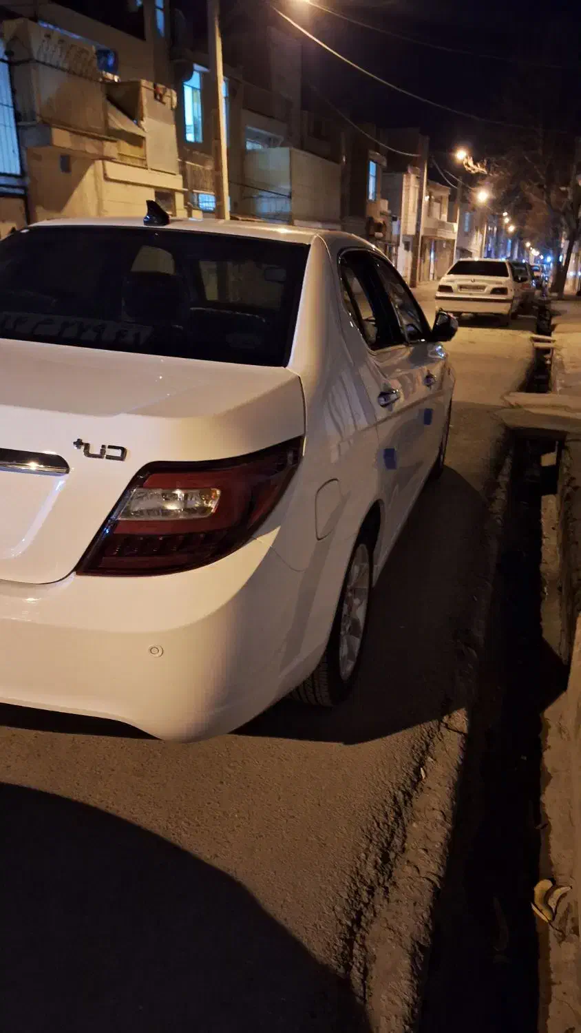 دنا پلاس|خودرو سواری و وانت|بروجرد, |دیوار