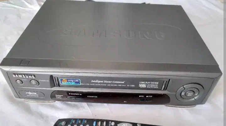 دستگاه VHS سامسونگ اصل کره با جعبه|پخش‌کننده DVD و ویدیو|رشت, فرزانه|دیوار