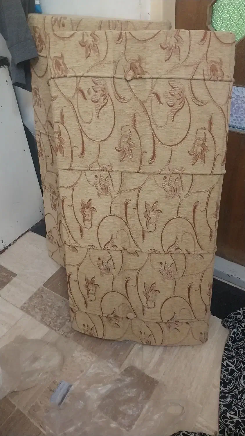 پشتی|پشتی|نیشابور, شهید بهشتی|دیوار