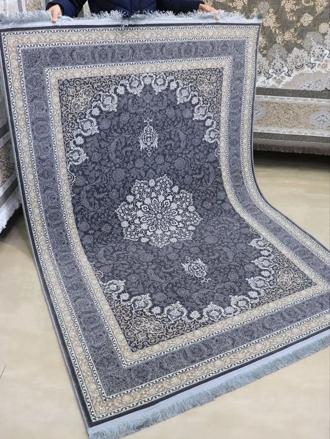 فرش های 700شانه 12/9/6/4 متری زمینه طوسی|فرش|قدس, هفت جوی|دیوار