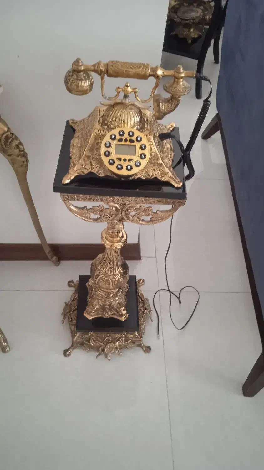 تلفن برنزی پایه دار ایستاده|تلفن رومیزی|قرچک, مهدیه|دیوار