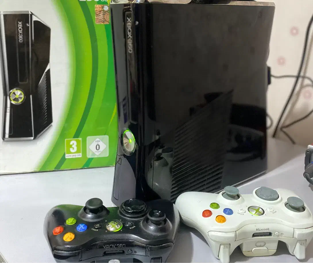 XBOX360 SLIM دو دسته 320گیگ|کنسول، بازی ویدئویی و آنلاین|کرج, شهرک بنفشه|دیوار
