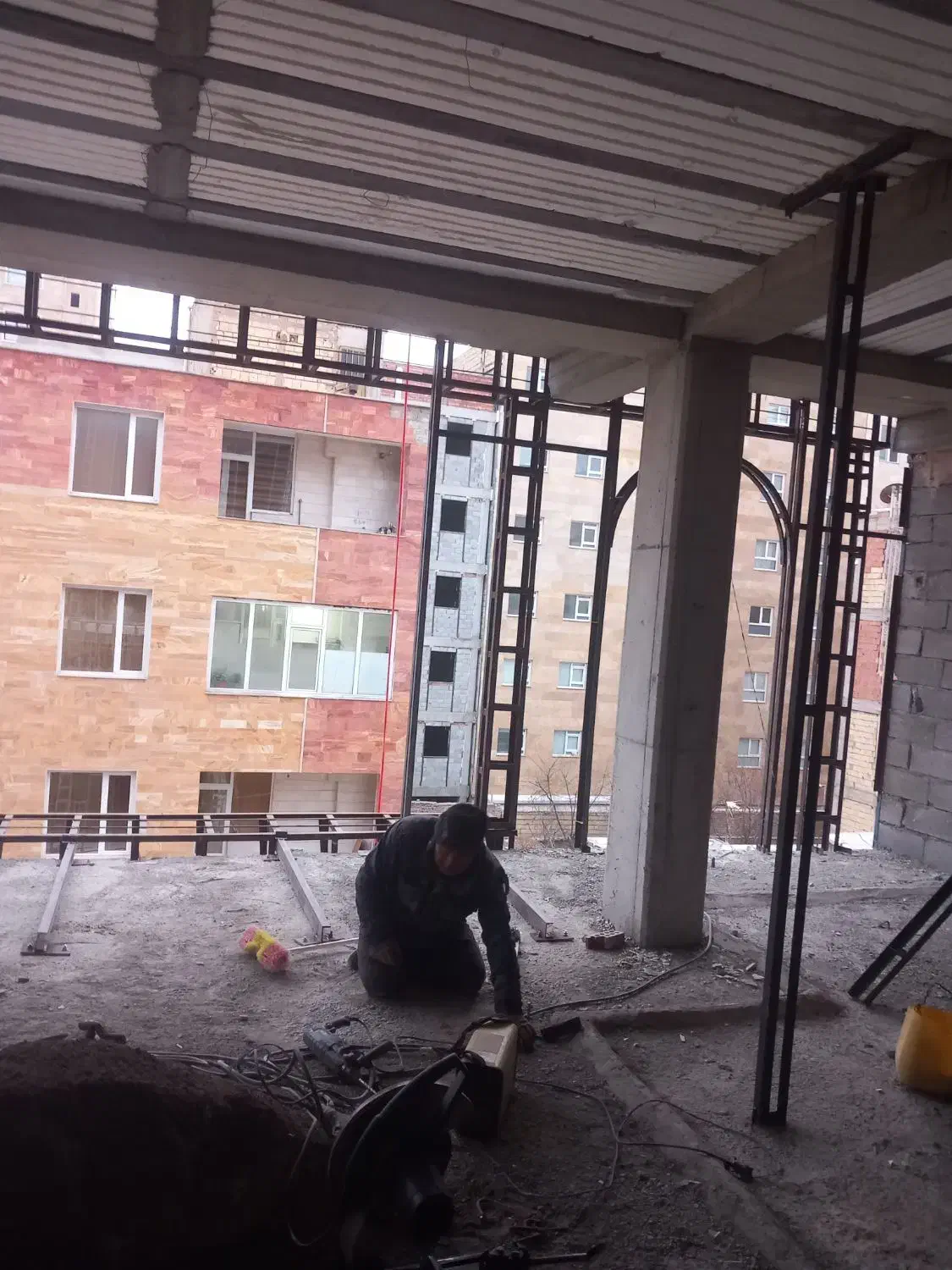 جوشکاری ساختمان نبشی کشی والپست نما رومی پوررنجی|خدمات پیشه و مهارت|اردبیل, |دیوار