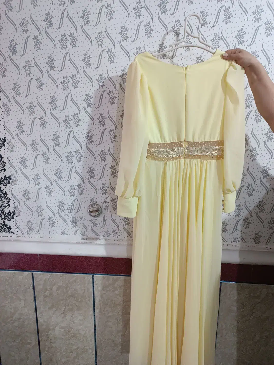 لباس مجلسی|لباس|مزرعه کتول, |دیوار