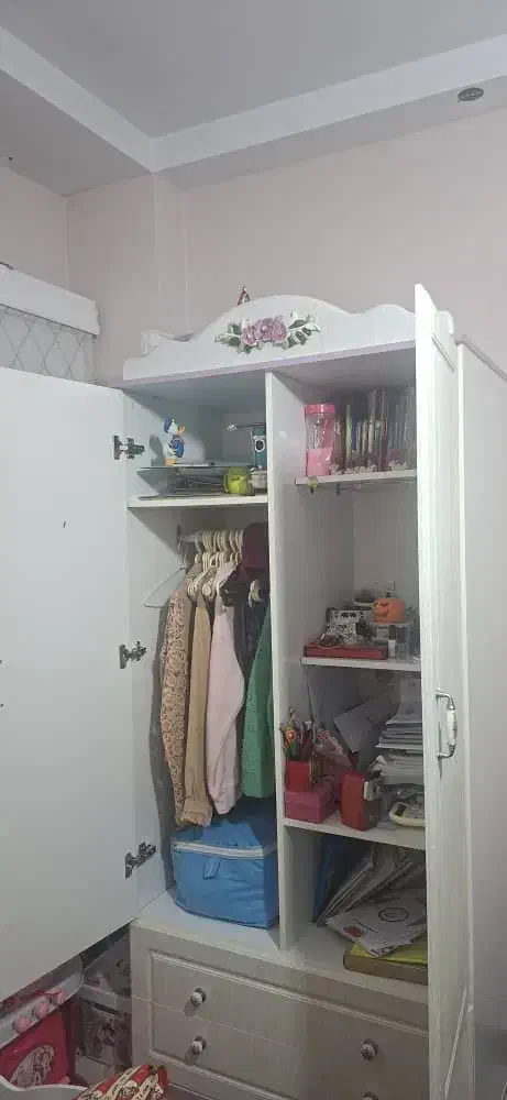 تخت و کمد و پاتختی کودک|تخت و صندلی بچه|پرند, فاز ۳|دیوار