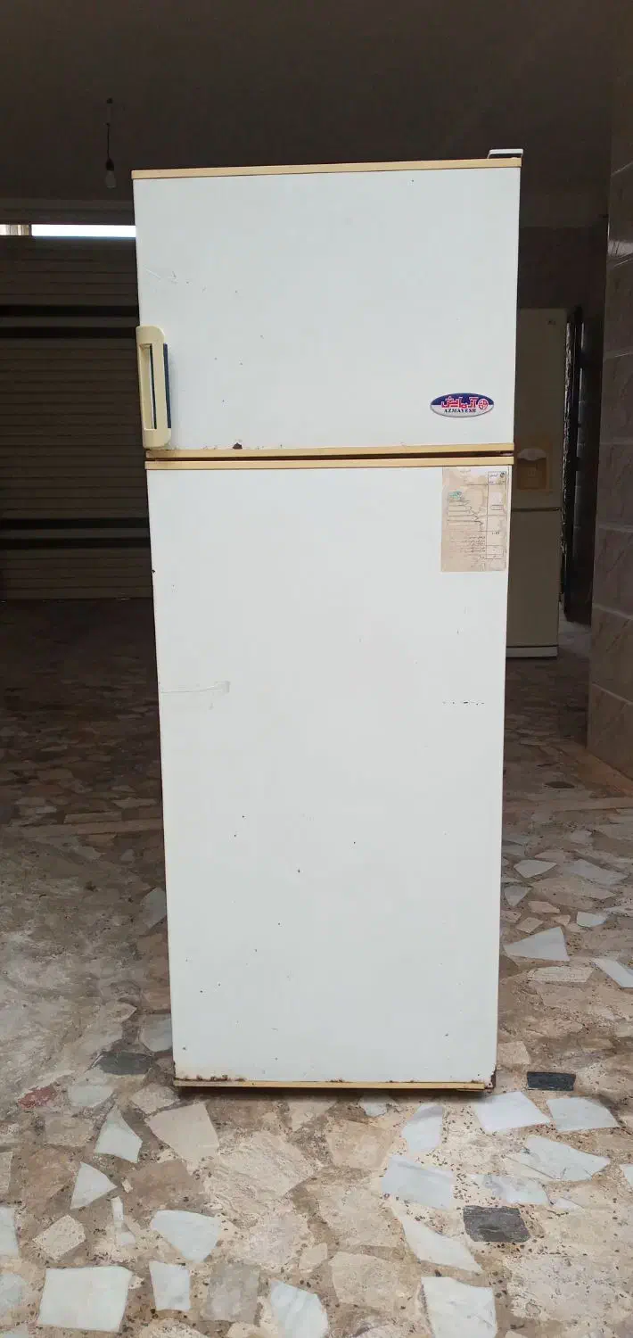 یخچال آزمایش|یخچال و فریزر|رشت, عینک|دیوار