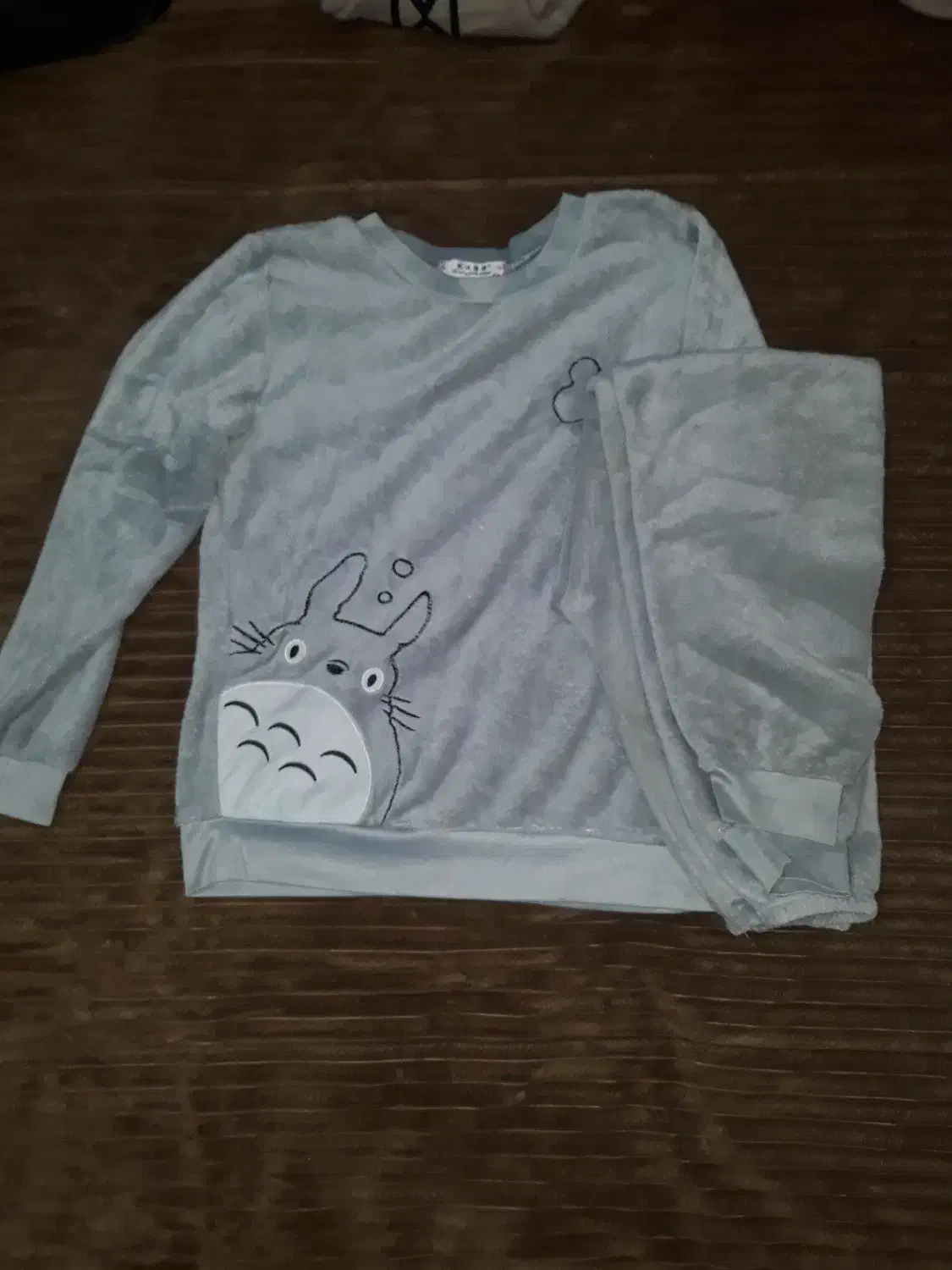 ِلباس در حد نو|لباس|ایوان, |دیوار