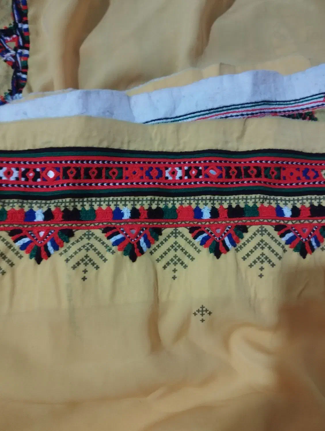 دوزنده بن دمن دوچ|لباس|ایرانشهر, |دیوار