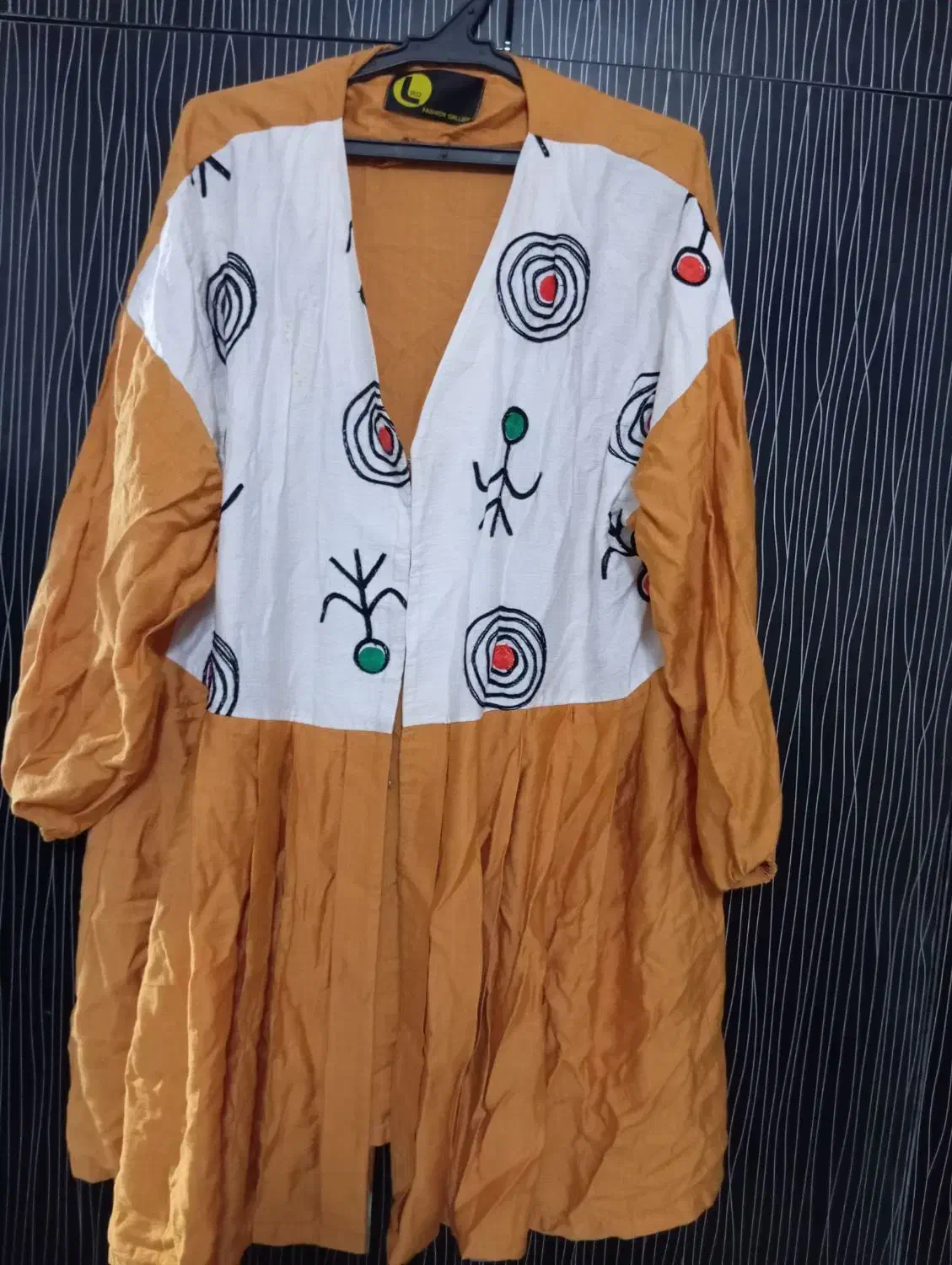 پوشاک و کیف وکفش|لباس|رشت, یخسازی|دیوار