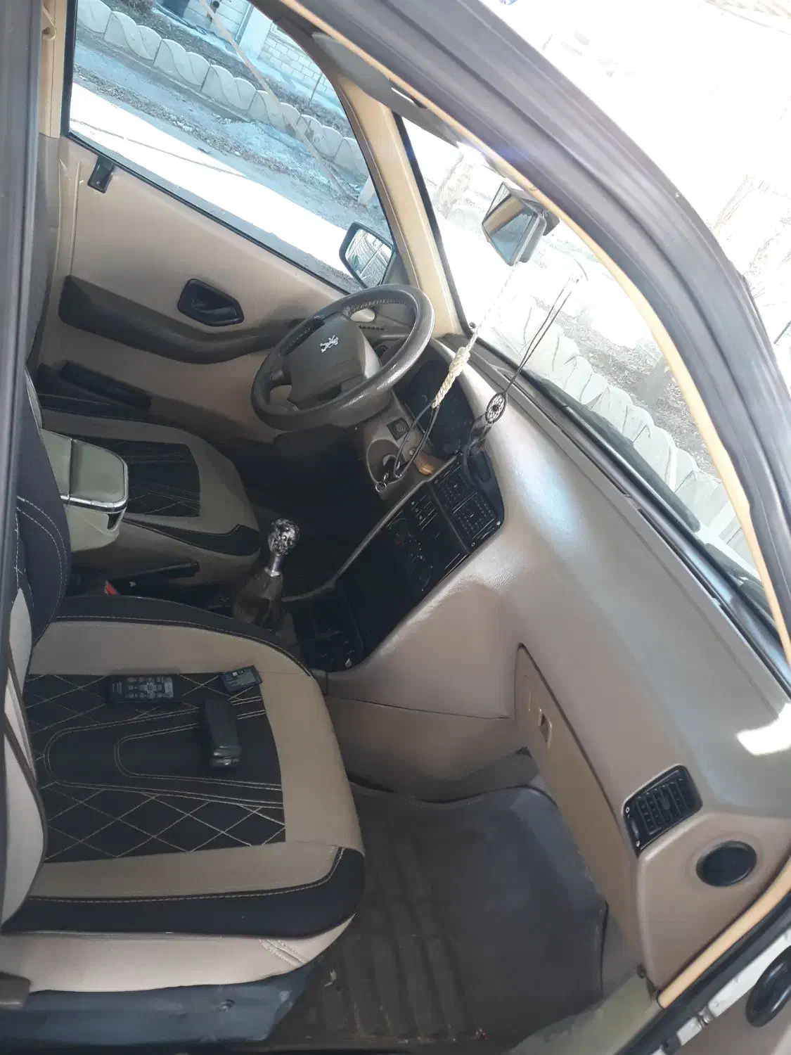 پژو ۴۰۵|خودرو سواری و وانت|خرم‌آباد, |دیوار