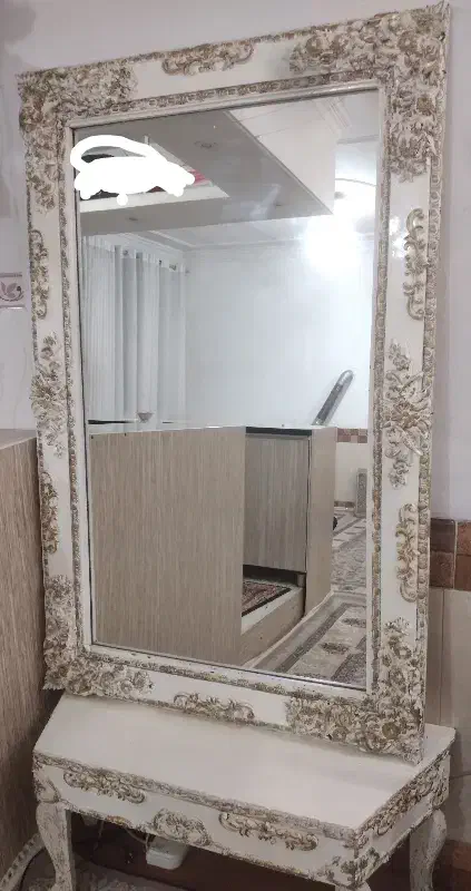 آینه|آینه|محمدشهر, کوی بهار|دیوار