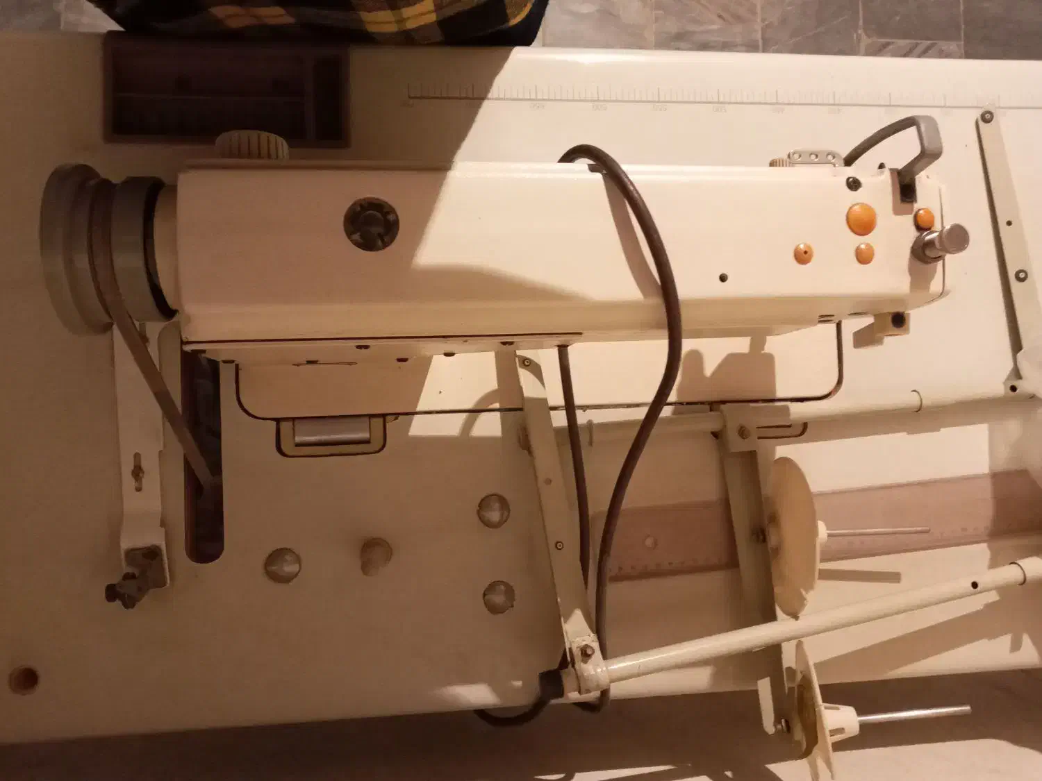 راسته دوز|چرخ خیاطی و ریسندگی|اصفهان, اندوان|دیوار