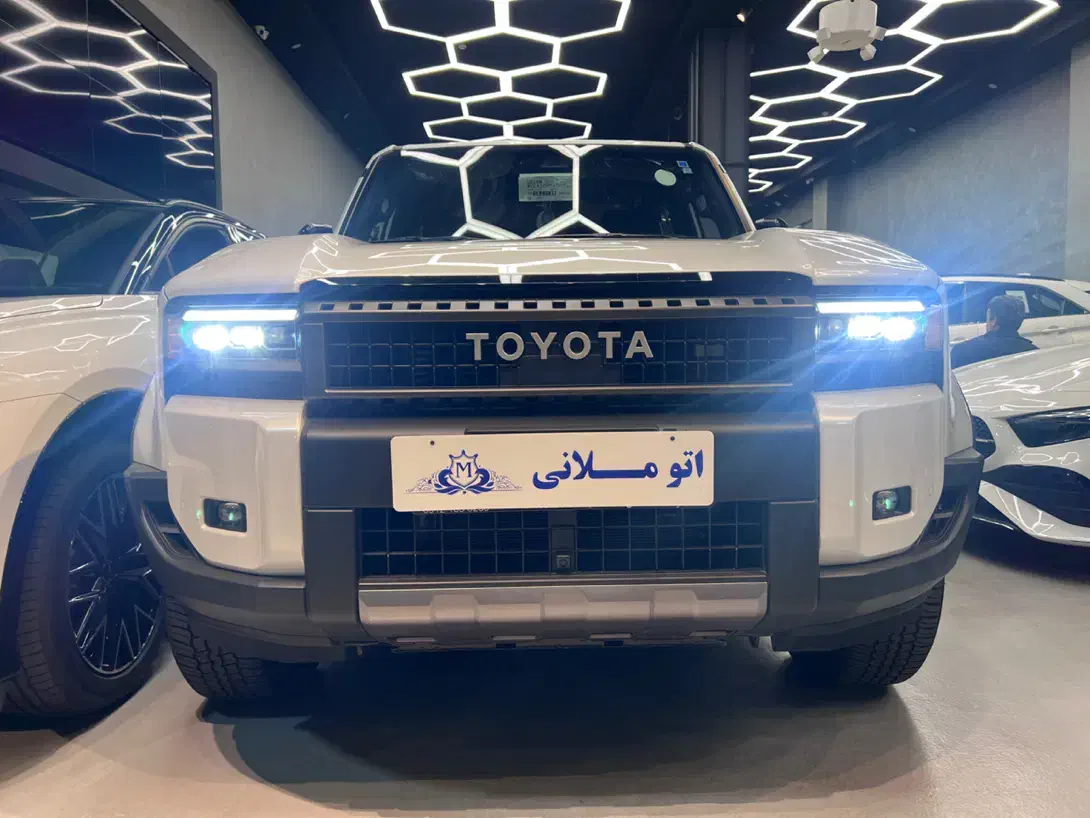 پرادو ۲۰۲۴ پلاک ملی سفید و قهوه ای|خودرو سواری و وانت|تهران, قلهک|دیوار